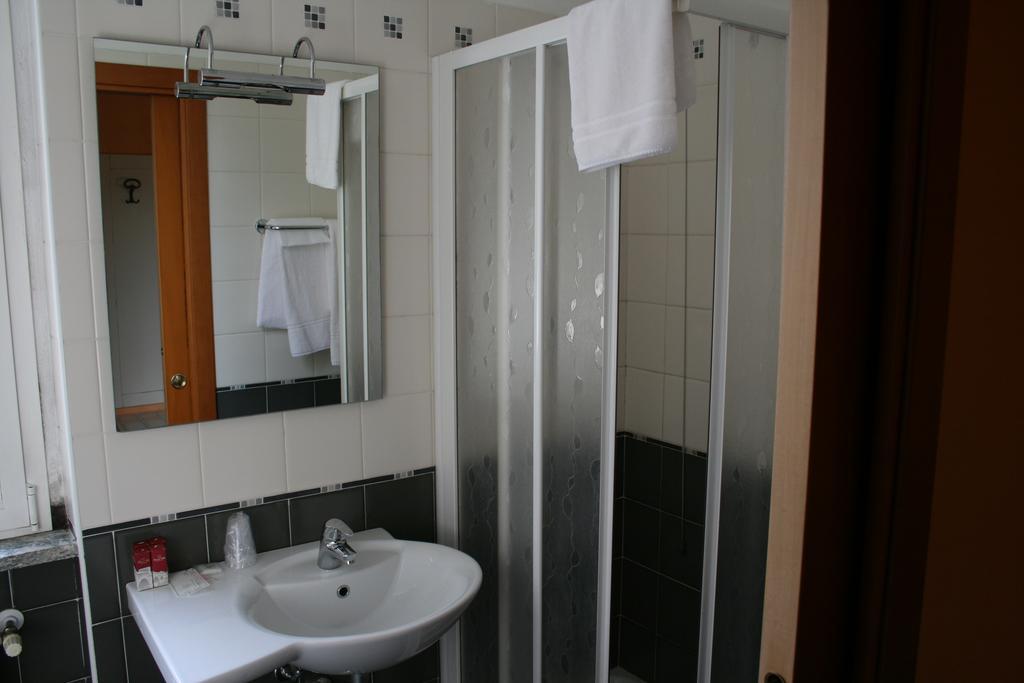 Hotel De La Ville Bereguardo Luaran gambar
