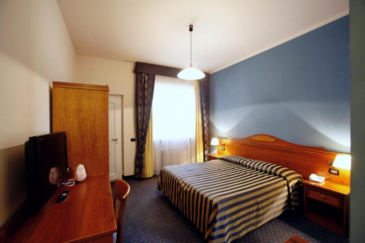 Hotel De La Ville Bereguardo Luaran gambar